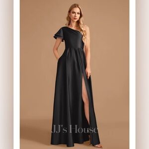 Gorgeous NWT one sleeve black gown